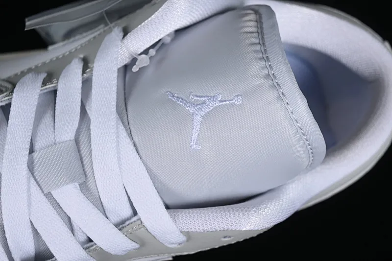 All categories Air Jordan Jordan series basketball shoes Air Jordan 1 Low Air Jordan 1 Low AJ1 Joe 1 white gray low-top cultural basketball shoes DC0774-103